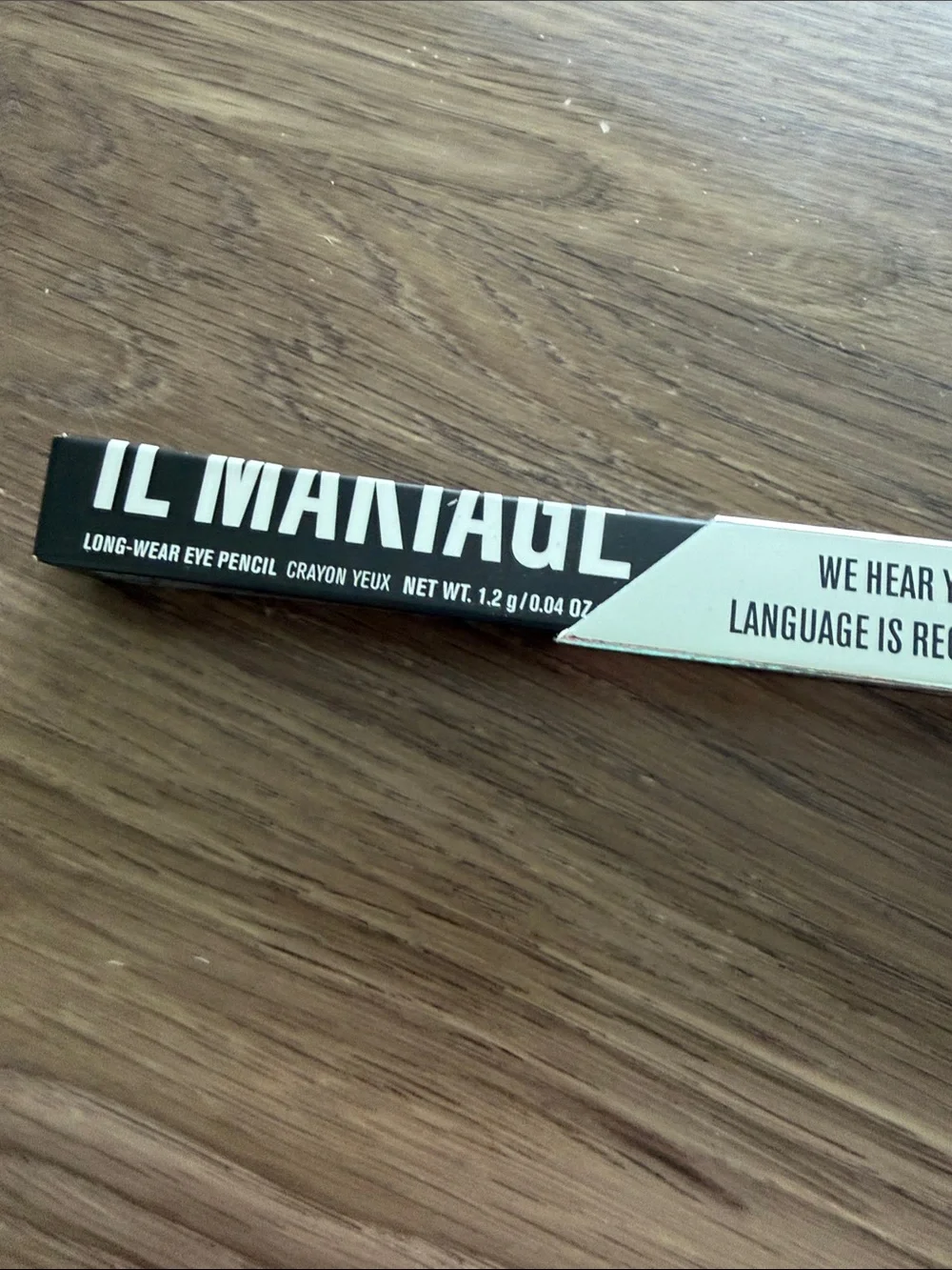IL MAKIAGE Long-Wear Eye Pencil in Black Batman